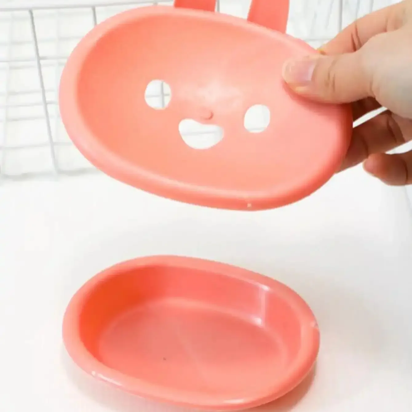 1pc - Rabbit shaped multifunctional durable soap box, hygienic storage container for home and outdoor use