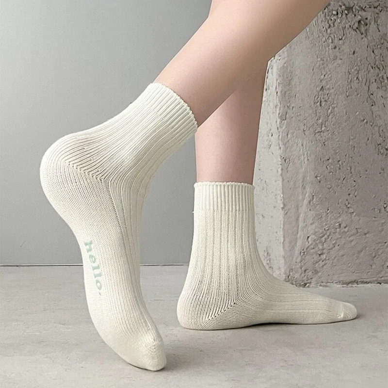 Рисунок 2 - Носки женские хлопковые с буквенным принтом