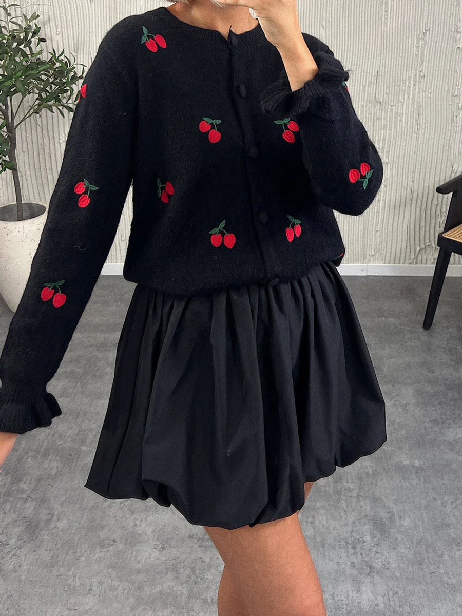 Women s Winter Sweater Pullover Long Sleeve V-Neck Cable Knit Chunky Jumper with Snowflake Pattern Warm Knitwear Coat