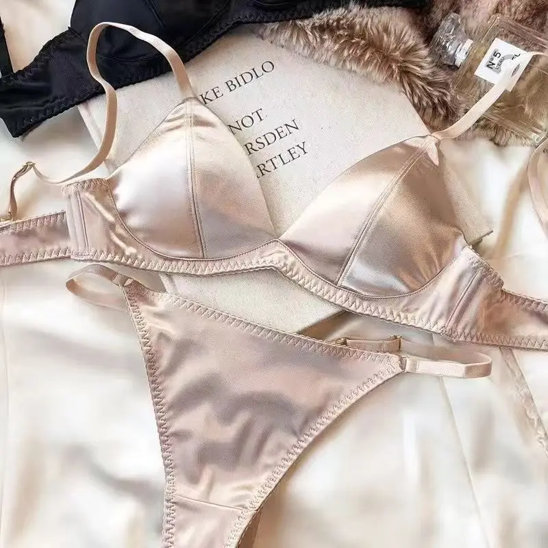 Ensemble de soutien-gorge Triangle Sexy de Style français pour petits bustes push-up, sans armatures, soutien-gorge léger Anti-affaissement avec finition satinée