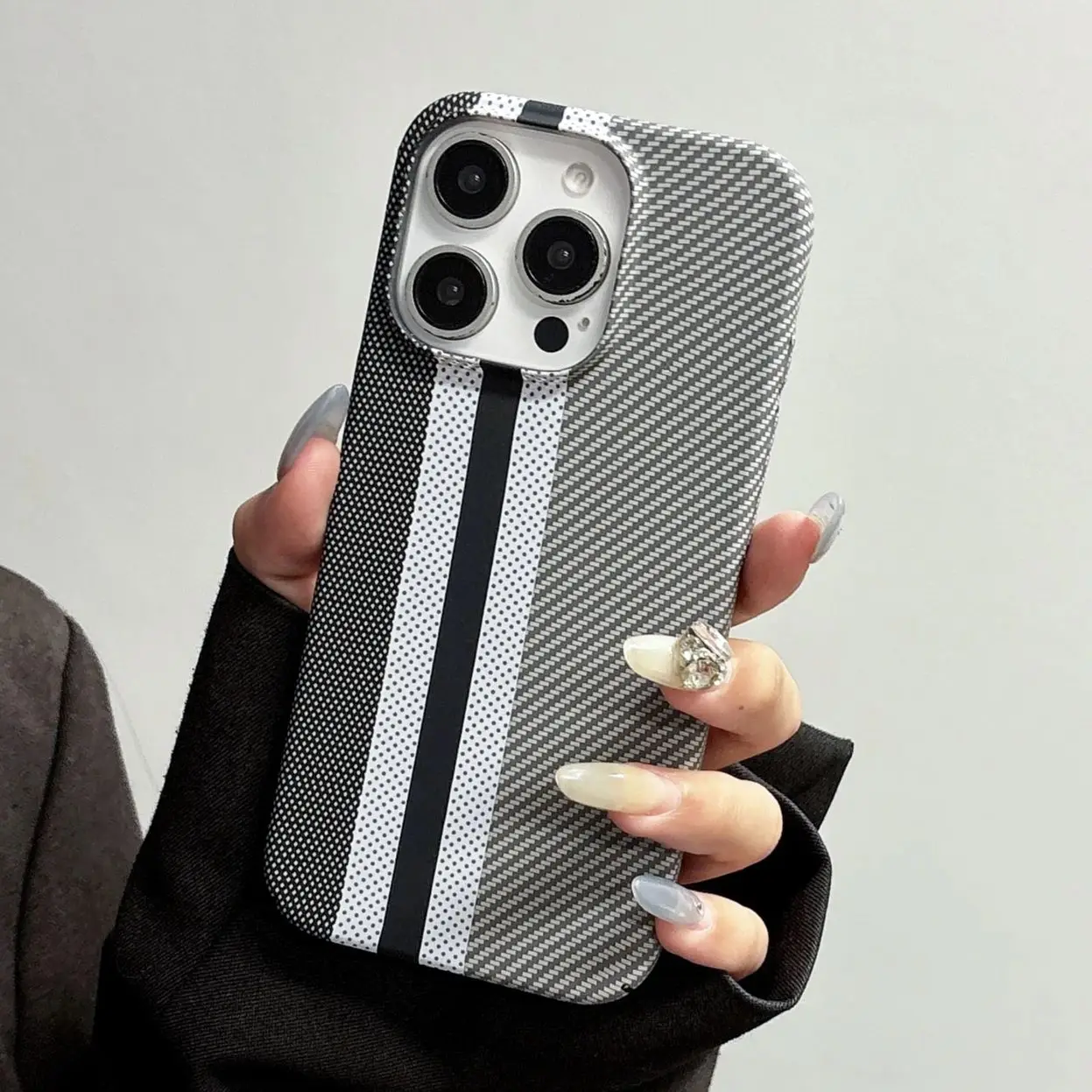 Sleek Carbon Fiber Texture Matte Shockproof Bumper Case - Slim Hard Back Cover