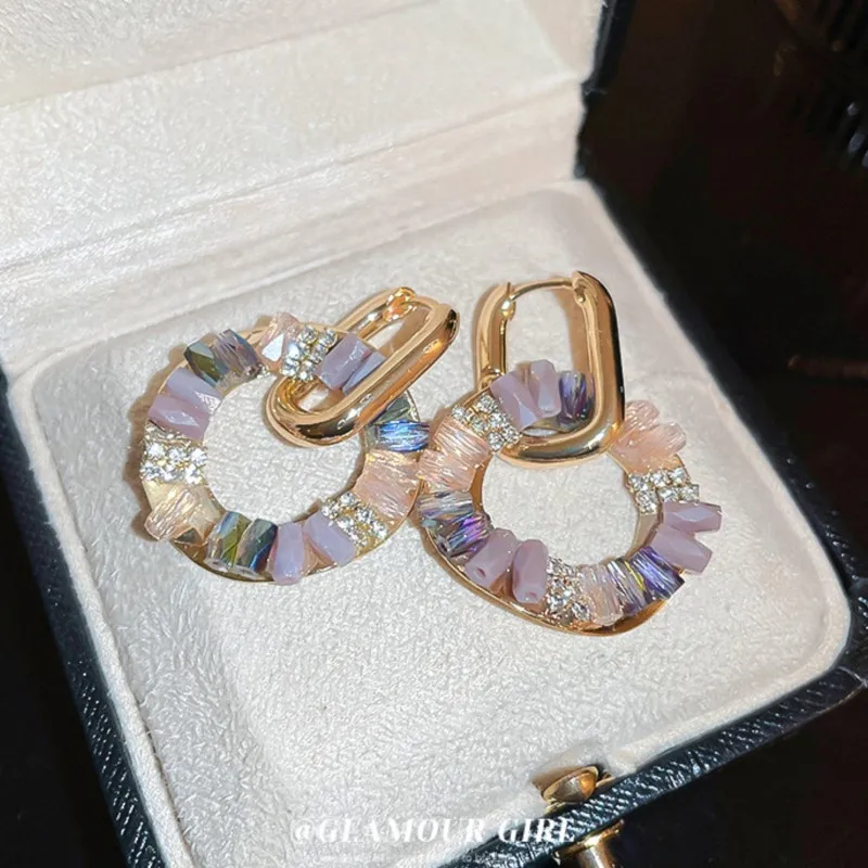 Elegant Vintage-Style Golden-Tone Synthetic Zirconia Circle Dangle Earrings for Women Versatile Design Jewelry Gifts