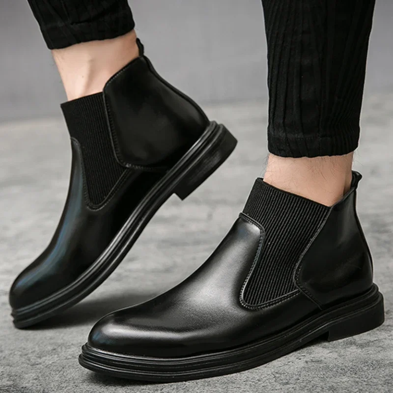 2023 Hot Sale Men's Shoes Slip on Men's Boots Winter Pointed Toe Solid Plush Warm Short Barrel Chunky Heels Fashion Naked Boots