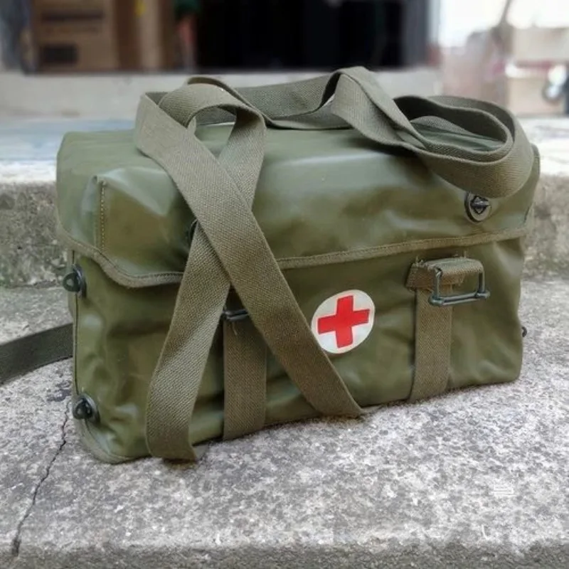 GENUINE ORIGINAL SURPLUS Made in 1970s CHINESE MILITARY GREEN WATERPROOF CAVALRY MEDICAL BAG MOTORCYCLE BIKE SIDE BODY BAG