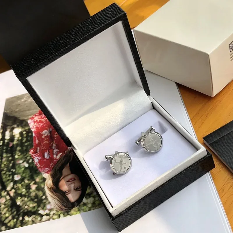 Cuff Links MB Round Designer 1:1 Little Prince Astronaut Pattern Black Man Shirt Cufflinks Classic Buttons With Box Set