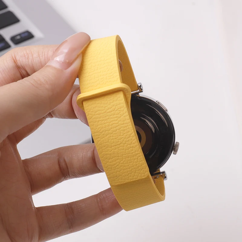 Magnetic Silicone Band - Versatile Fitness Smartwatch Strap