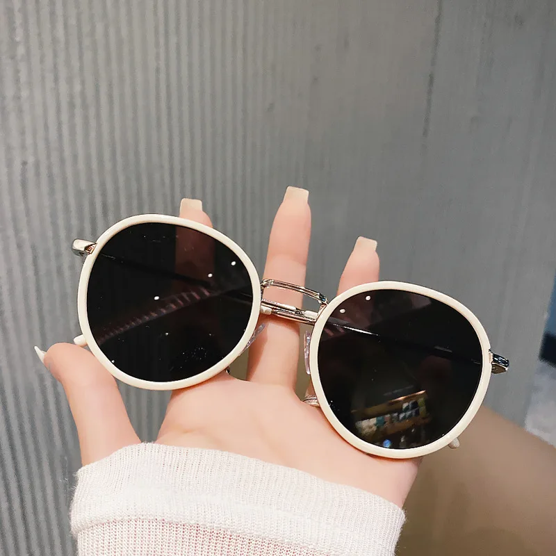 

Retro Round Frame Sunglasses Women's Summer Small Face Model White No Makeup Mirror