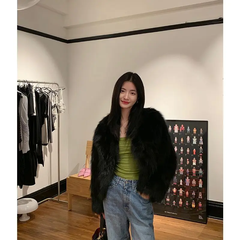 Korean Style Fashion Long Sleeve V-neck Women's Faux Fur Coat 2023 Winter Solid Color Faux Fox Fur Pocket Slim Fit Short Coat