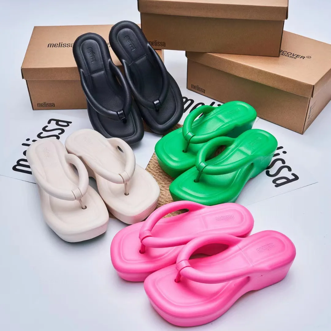 

Rubber Flip Flops House Slippers Platform Shoes Slides Low Transparent Heel Slipers Women Hawaiian 2024 Summer PU Rome Fabric Je