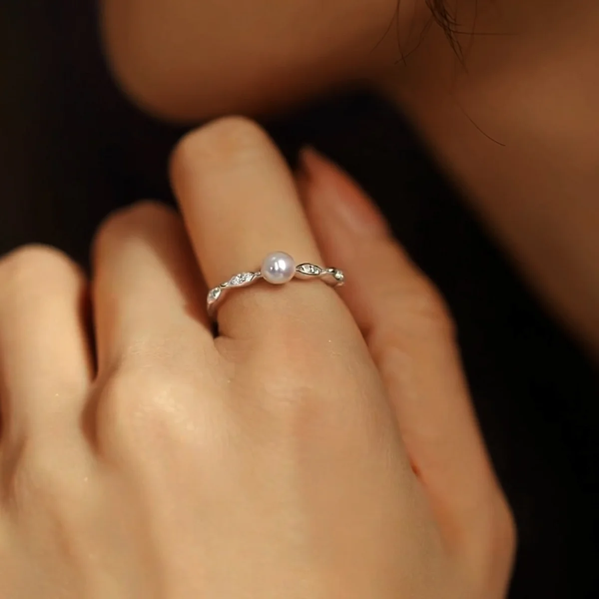 Finger Rings Fashion Rings Fashion Ring Metal Rings Pearl Finger Ring Fine Pearl Thin Ring For Women Minimalist Basic Style Fashion Jewelry Gold Color Knuckle Ring Ladies Beach Party Gifts BFF