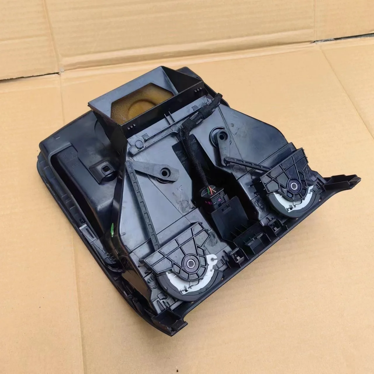 휘얀 중고 자동차 액세서리 1KD819728 VW 사기타르 제타 MK5 골프 GTI 5용 자동차 앞 중앙 대시보드 에어 아울렛 벤트