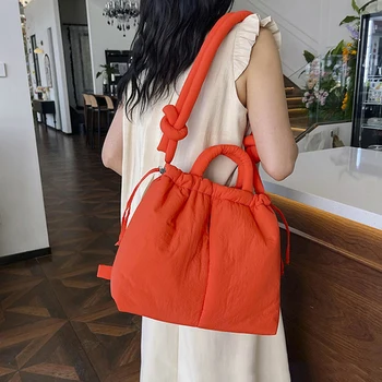 Casual di grande capacità Puffer Tote Bag Designer imbottito in nylon Borse da donna Tracolla annodata Shouder Borse a tracolla Warm Sac 2024 1