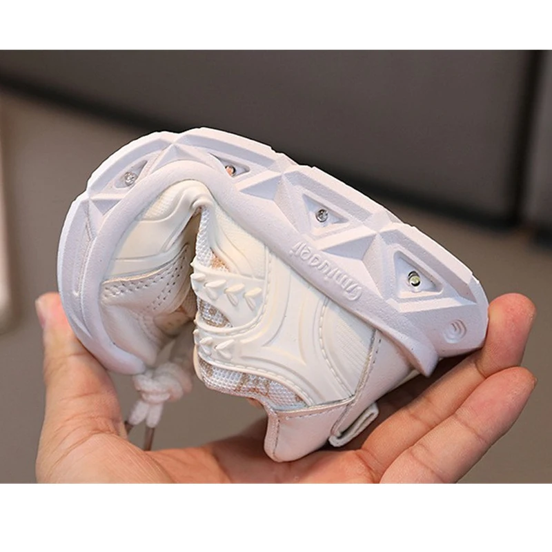 Size 21-30 Lovely Girls Toddler Shoes with Led Lights Luminous Sneakers for Kids Girls Soft Glowing Breathable Shoes Boy