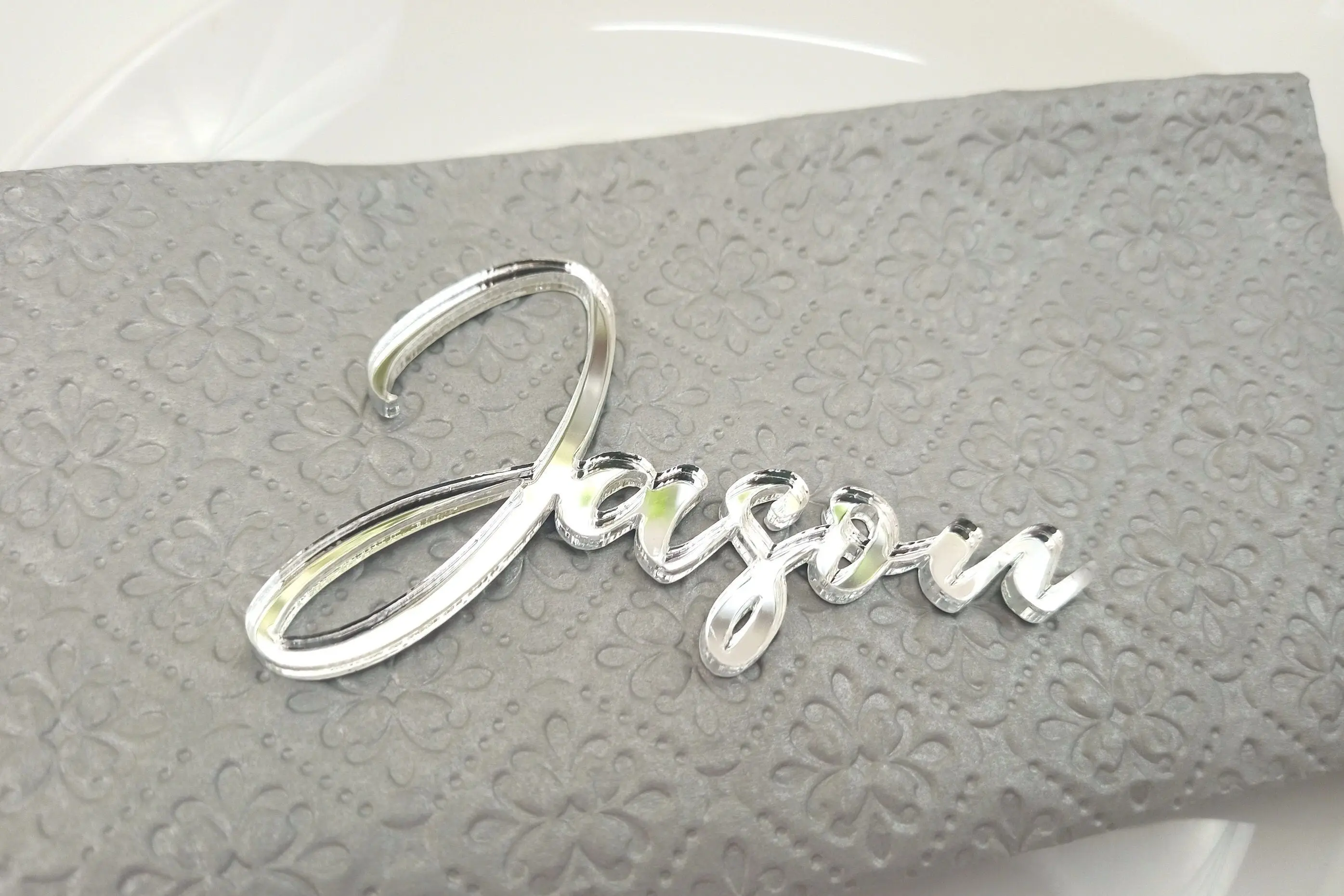 5pcs Personalization Wedding Place Cards for Table Decoration Laser Cut Names Acrylic Wood Materials Table Decor Favor for Guest