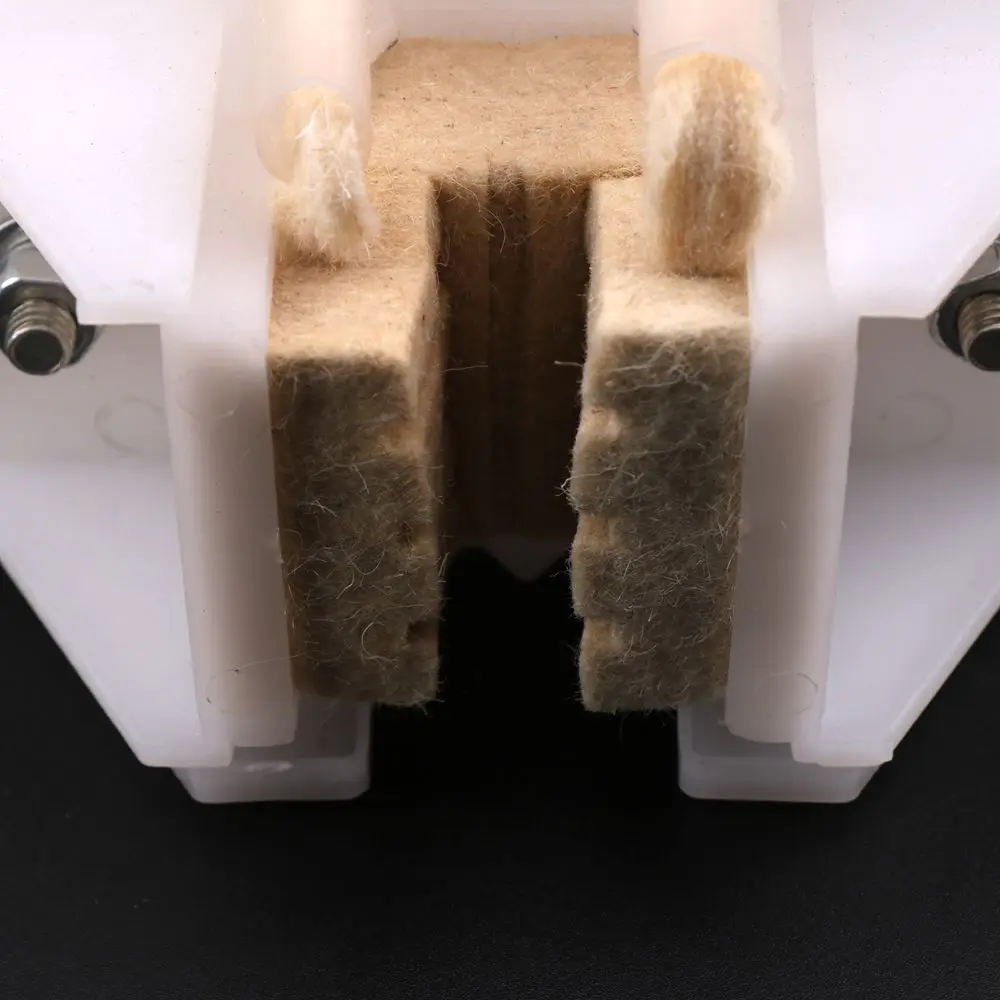 1pcs Elevator oil cup oil box Elevator guide rail lubrication Felt core Applicable to T*yssen kettle with bracket