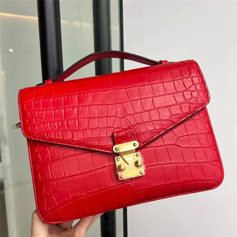 Рисунок 4 - Женский кошелек из натуральной крокодиловой кожи