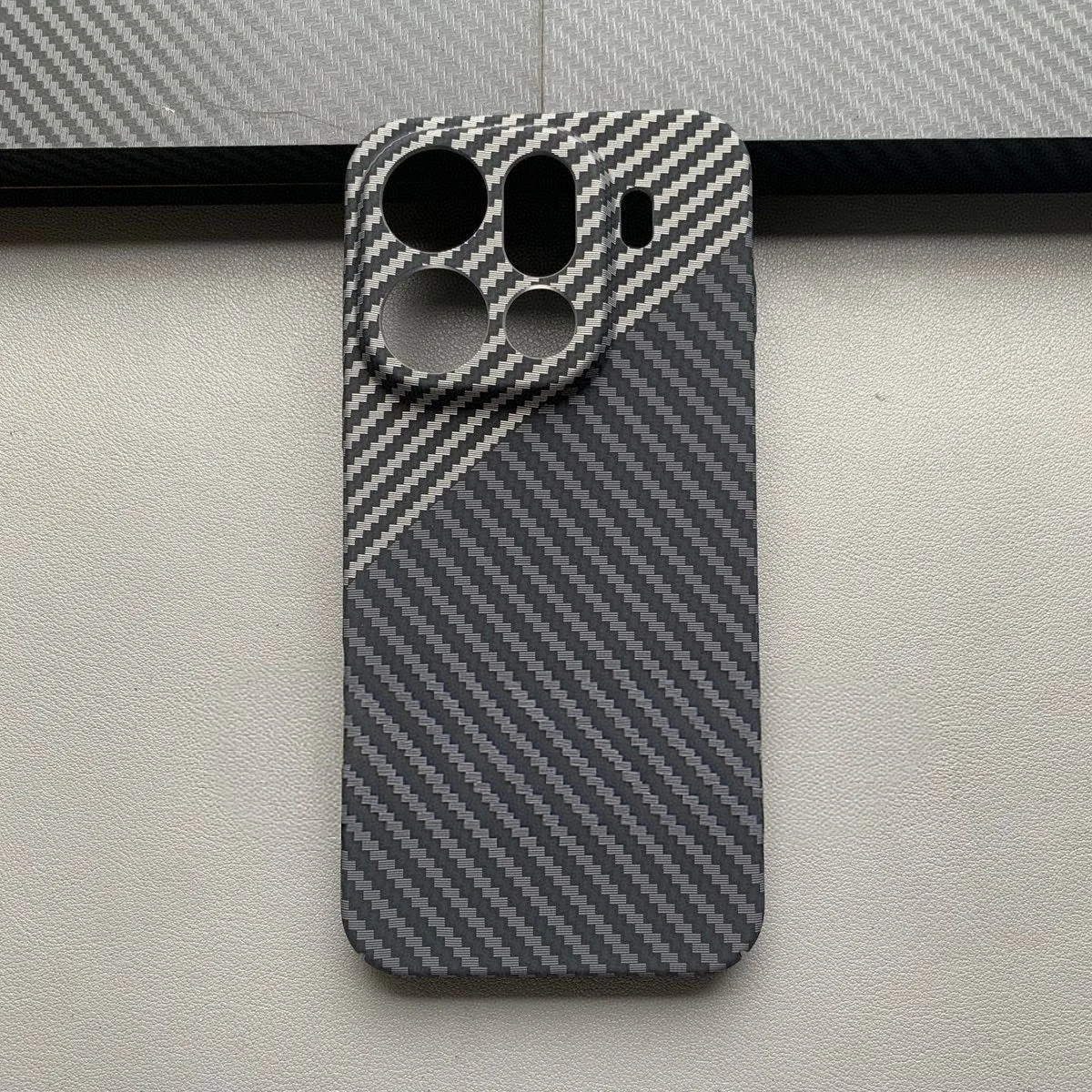 Carbon Fibre Slim Protective Hard Back Cover Case համար Smartphone