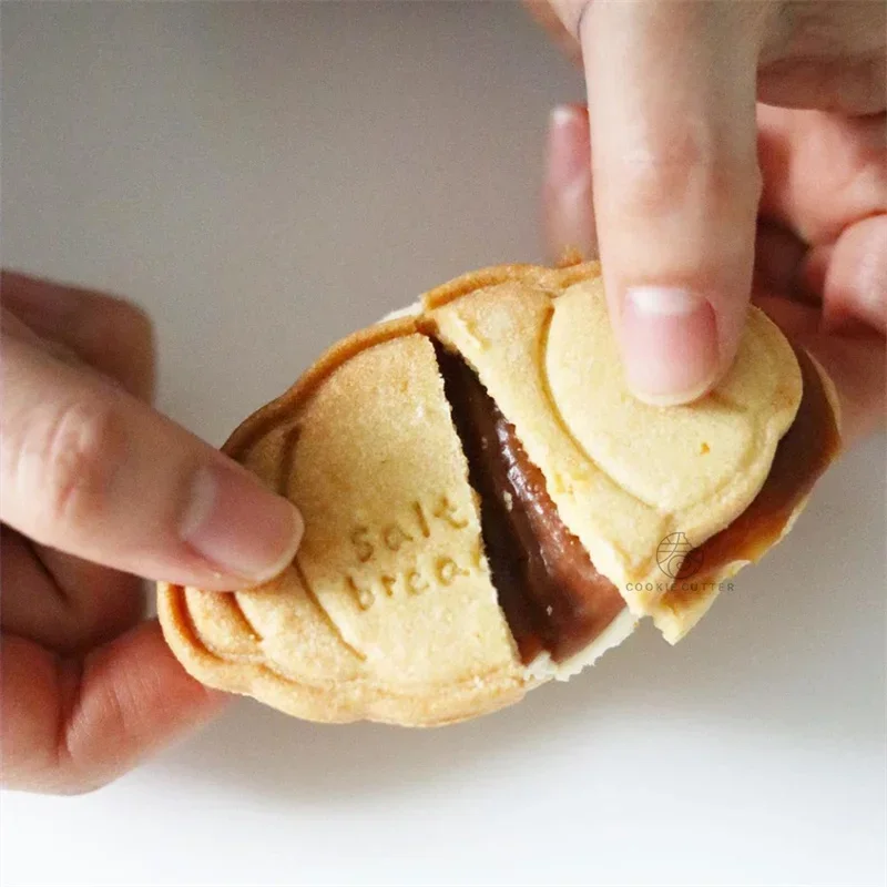 Description Picture 5 of itemSmiling Flower Cookie Cutter Plastic DIY Fondant Cake Biscuits Mold Birthday Dessert Candy Decoration Mould Pastry Bakeware