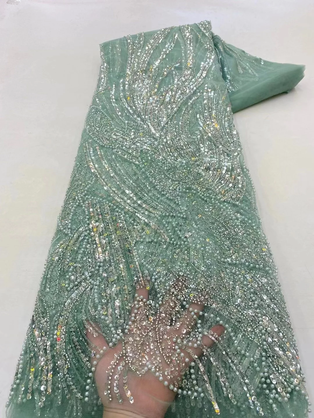 

2023 Elegant Heavy Beaded Sequins Lace Fabric With Bead Nigerian 3D Embroidery Mesh Lace Fabric For Wedding Dresses