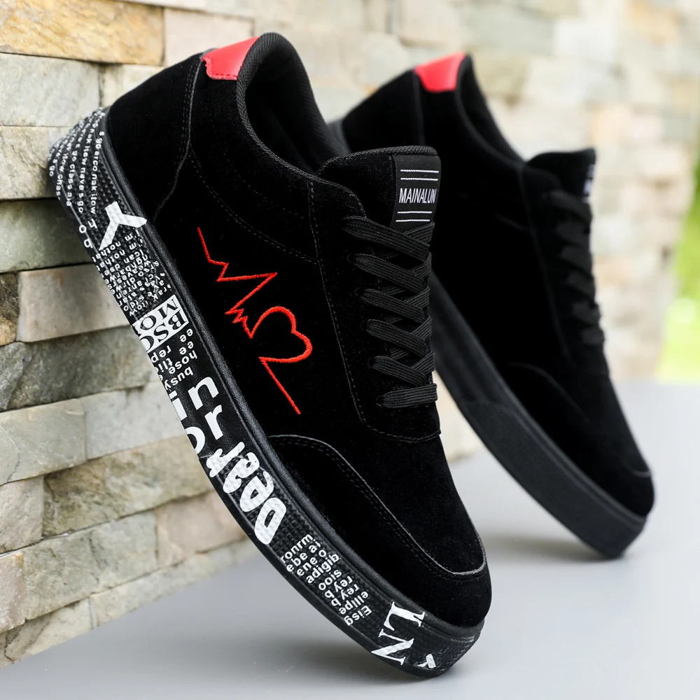 Men's lightweight casual sneakers. Everyday outdoor running and skate shoes for men. Colors: black and red. Sizes: 3