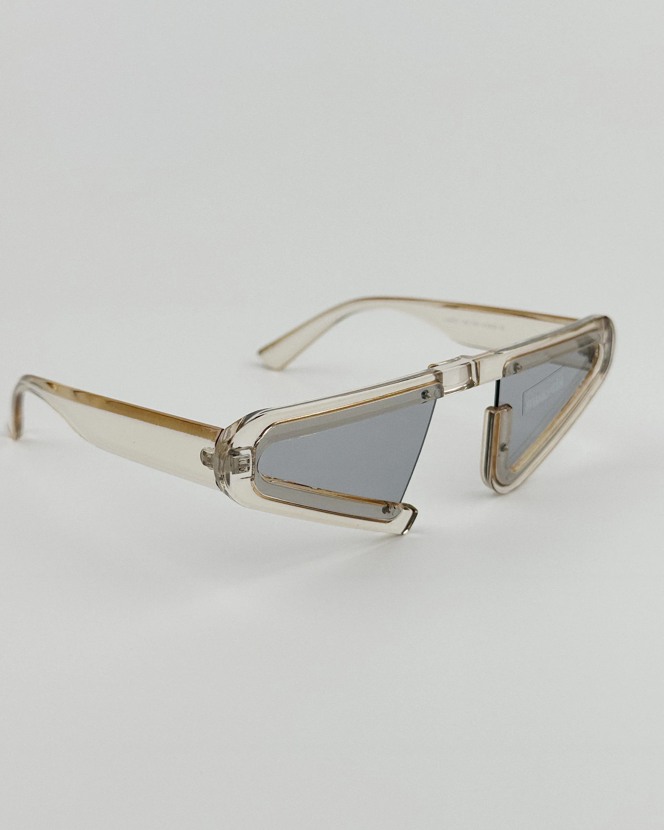 Треугольные солнцезащитные очки «кошачий глаз» в стиле будущего, Необычные Солнцезащитные очки с защитой от ультрафиолета и вогнутой формы, мужские и женские Искусственные очки