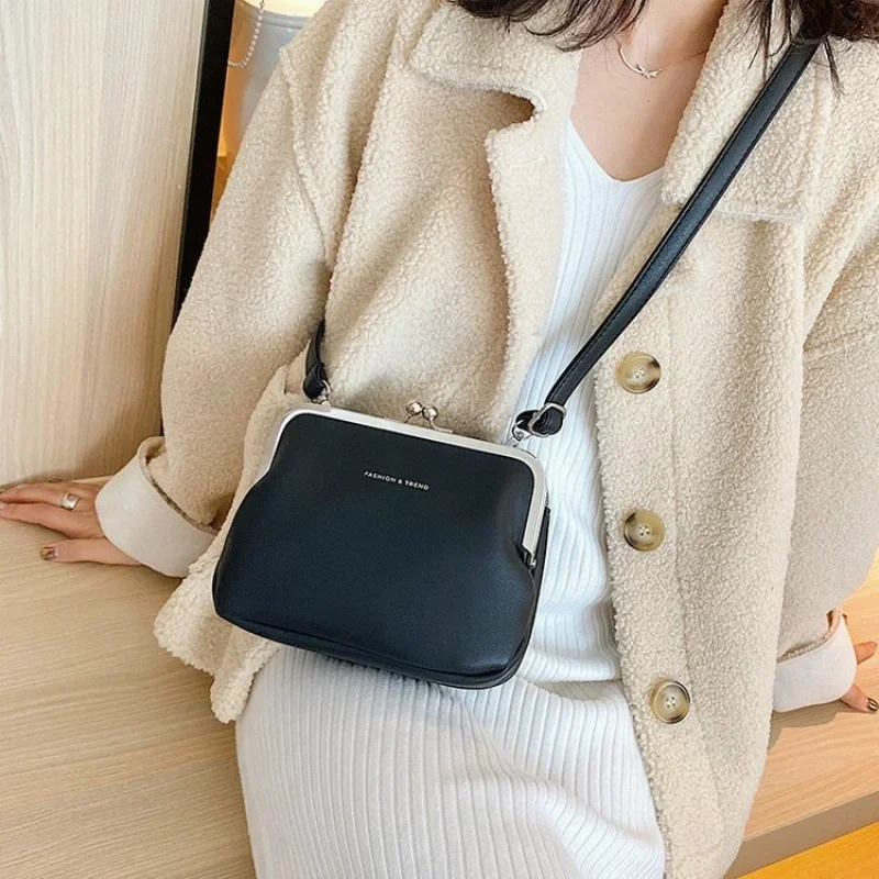 

Fashion Pu Leather Women's Crossbody Bag White Summer Women's Bag Shoulder Bag Brand Women's Handbag White Travel Bag Bolsas