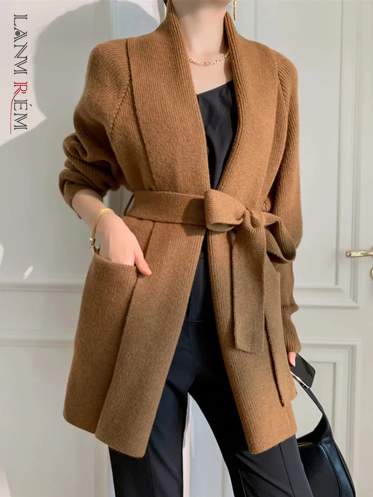 

[LANMREM] Elegant Gathered Waist Knitting Coats For Women Lapel Long Sleeve Thick Warm Cardigan Outwear 2023 Winter New 26D6937