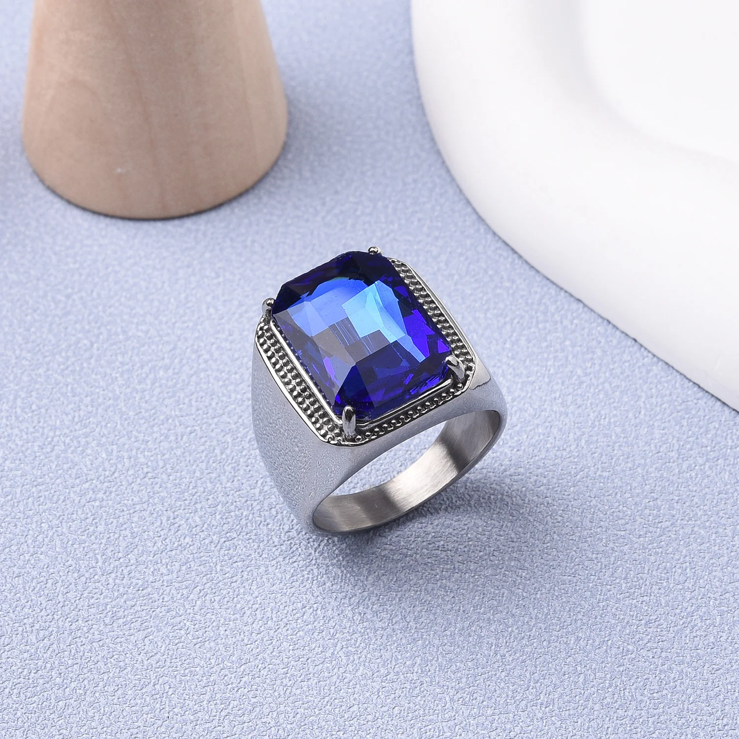 Herren/Damen-Ring mit mehreren Edelsteinen, hochwertiger Luxus-Edelstahlring, klassischer Trendschmuck – Detail 5