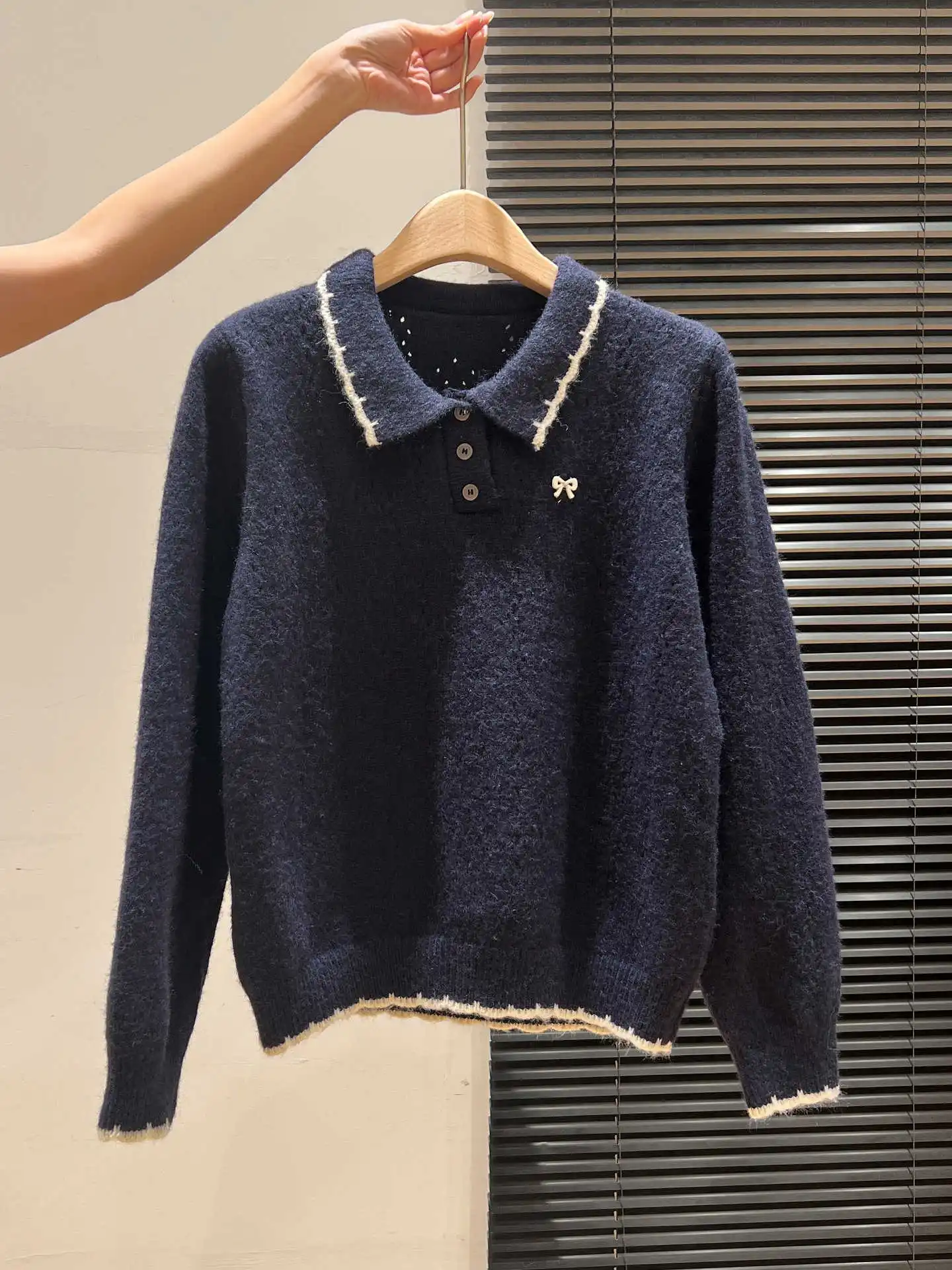 For Autumn And Winter, Wear A Lapel, Embroidered Bow, Color-Blocking Knitted Sweater As A Base Layer And Pair It With A Long-Sle - Image 4
