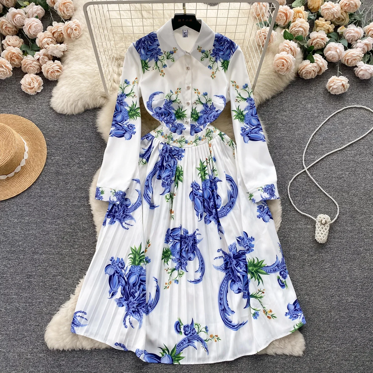 

VANOVICH Temperament Fashion A-line Dress Women's Autumn 2023 New French Style Waist Slim Print Long-sleeved Pleated Long Dress