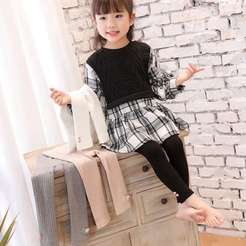 

2021 spring and autumn 4-color vertical stripes baby knitted cotton cat leggings baby nine-point pants children's trousers