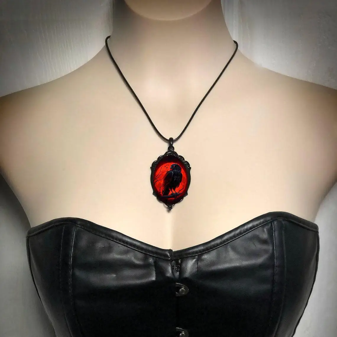 Gothic Creative Raven Necklace Man Woman Dark Punk Vampire Red Leather Rope Collar Pendant Horror Halloween Party Gift Choker