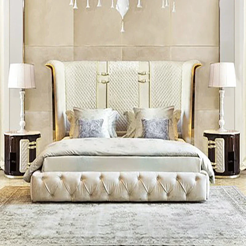 

Postmodern Italian light luxury first layer leather villa small apartment master room simple double soft titaniu