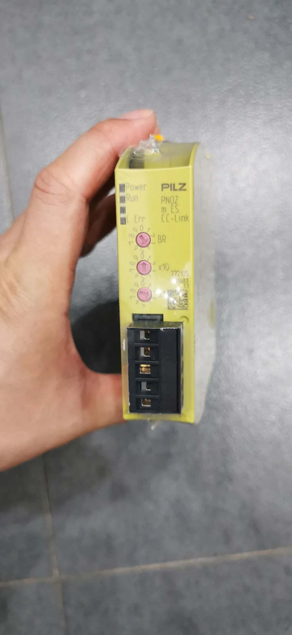 

PNOZ m ES CC-LINK 772135 PILZ modules 1 new original from stock