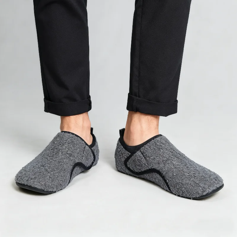 Lässige Baumwollschuhe für Herren mit Schnürsenkeln und Magic Tape. Warme und leicht zu tragende, bequeme Hausschuhe für zu Hause – Detail 2
