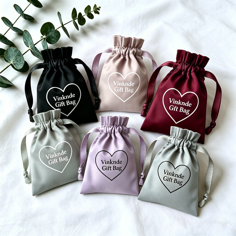 100Pcs 9x12cm 사용자 정의 가능한 로고 실크 선물 가방 화장품 메이크업 Keychina 쥬얼리 Drawstring 새틴 주머니 웨딩 캔디 보관 가방