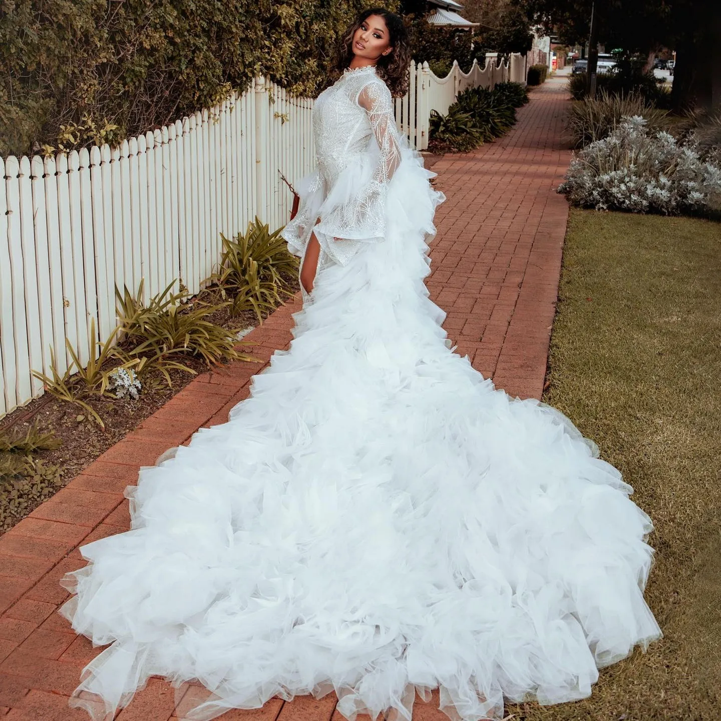 

Gorgeous Fluffy Tiered Tulle Long Bridal Event Detachable Train 2 Meter Tutu Women Maxi Skirts Tulle Overlay Free Size