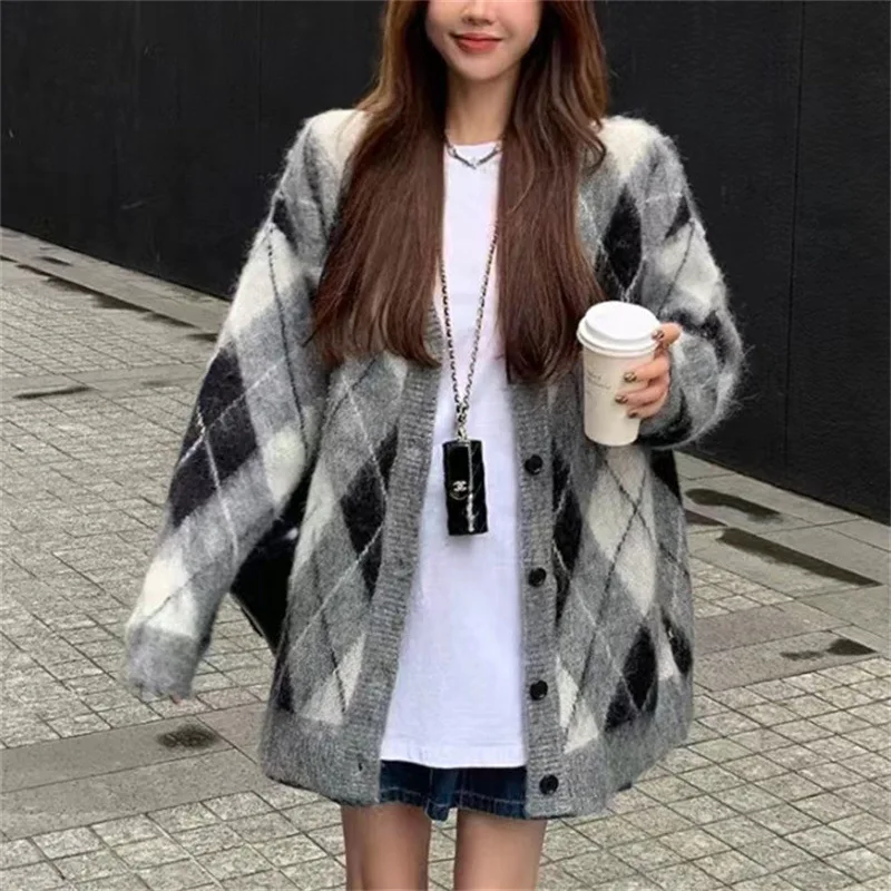 

Women Sweater Argyle Long Sleeve V-neck Sweater Autumn Spring Fashion Loose Casual Cardigan Coat Lazy Style Short Sweater Coat