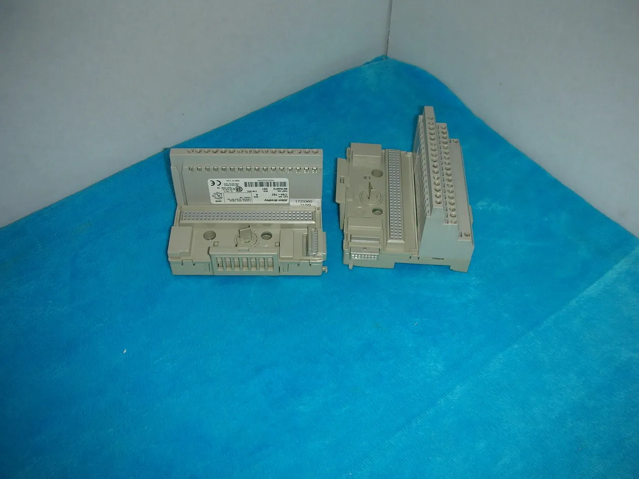 

1 шт.★ALLEN BRADLEY 1794-TB2 /A