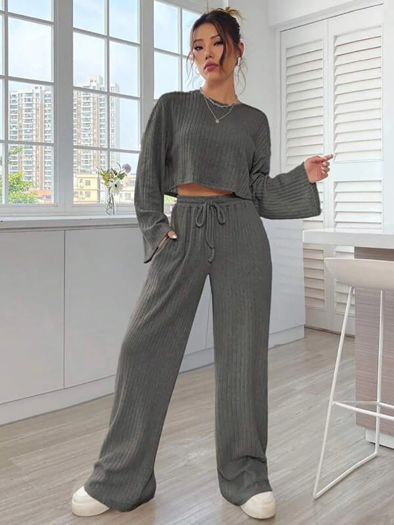 

2024 Autumn and Winter New Leisure Home Furnishings Knitted Long Sleeve Women Clothing Set Solid Color Round Neck Lady Sweater