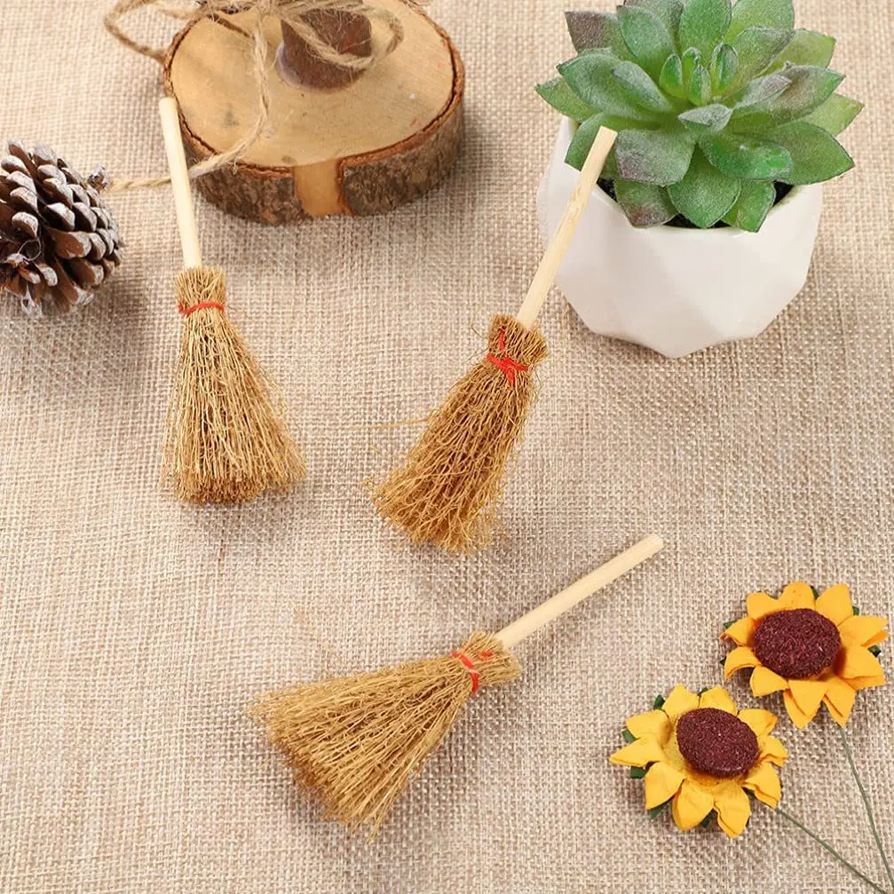 20Pcs Miniature Artificial Mini Straw Brooms with Red Ropes Halloween Straw Dollhouse Decoration Witches Party Decor Toy