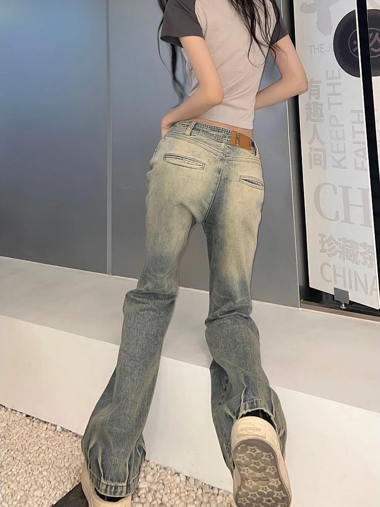 Рисунок 5 - Винтажные расклешенные брюки QWEEK