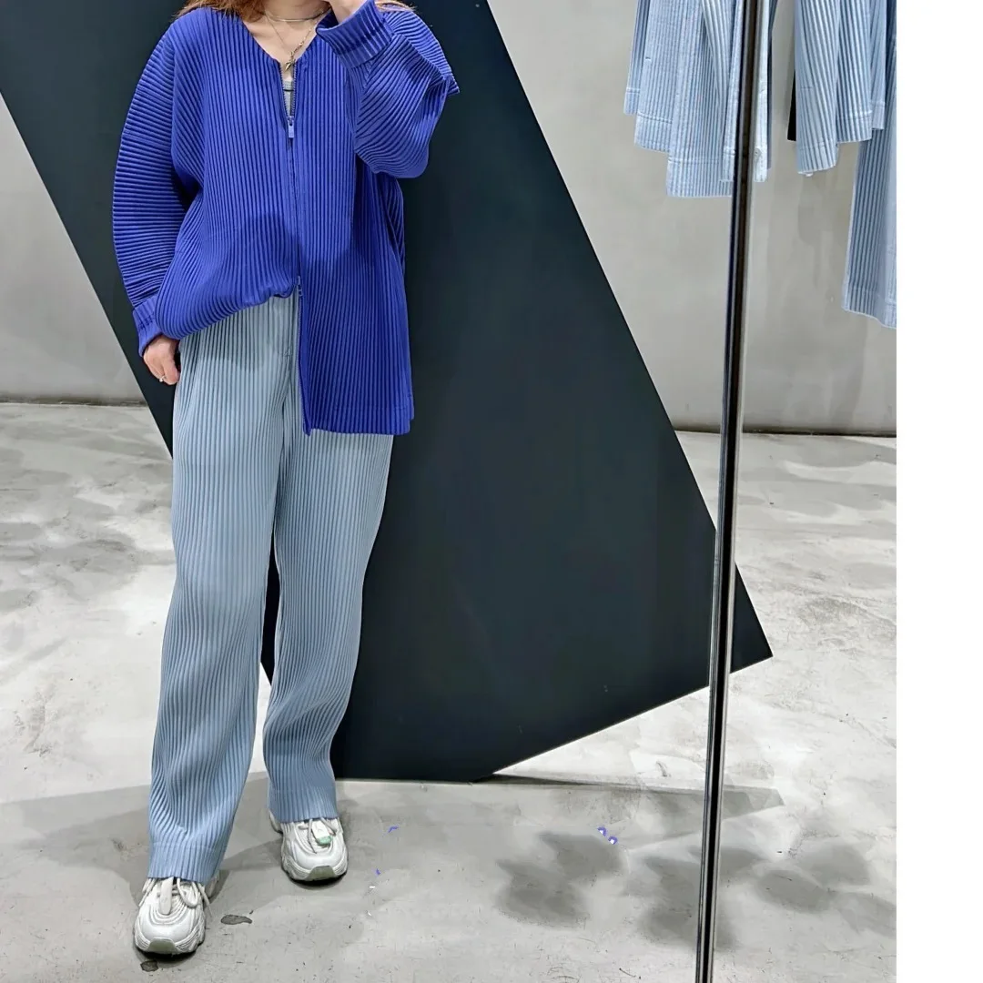 Miyake Primavera Autunno Inverno 2025 Giacca girocollo pieghettata da uomo Pieghettata Casual Manica lunga con scollo a V Plisse Giacca con cerniera da uomo 2