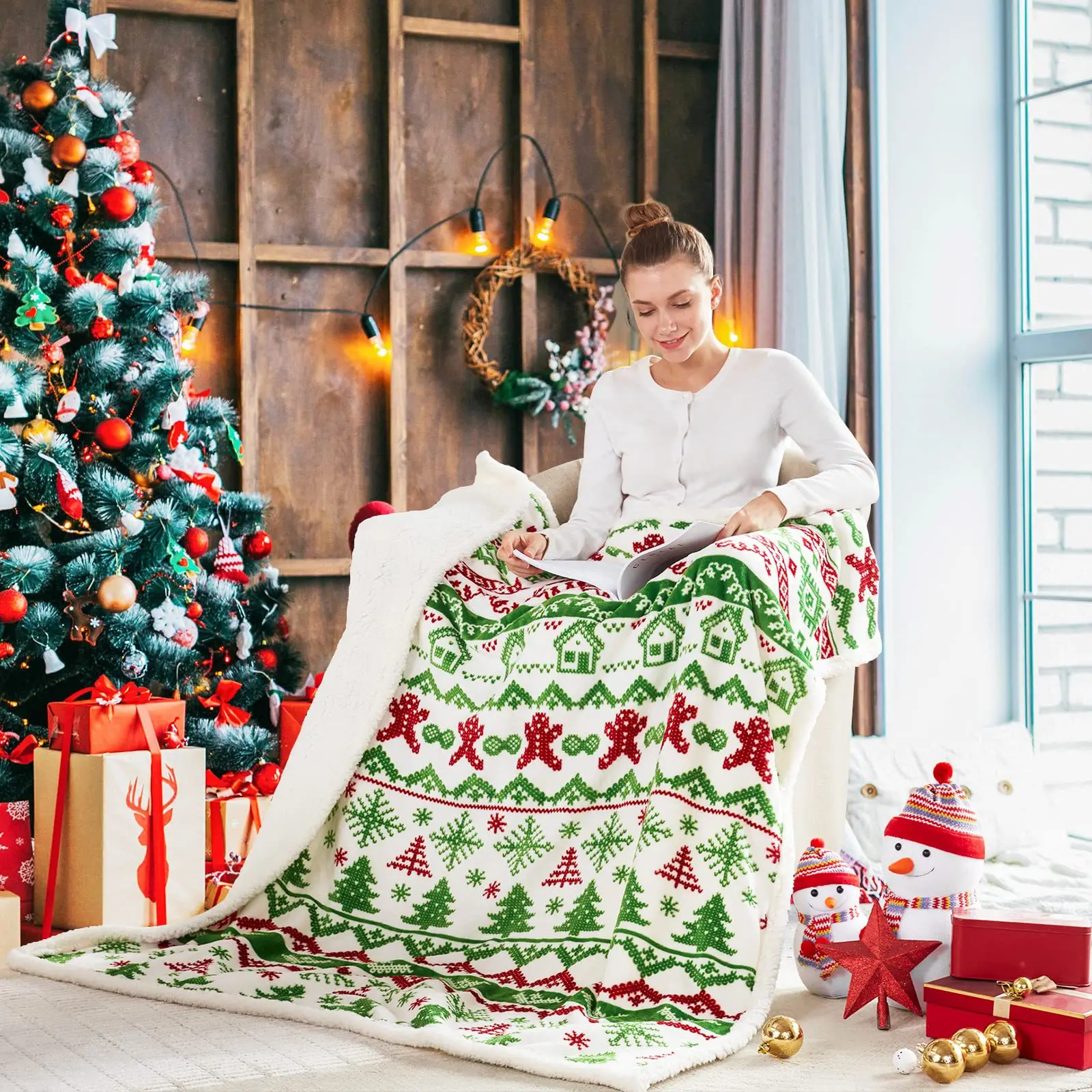 Christmas Blanket Flannel Lamb Blanket Holiday Snowflakes Reindeer Print Couch Sofa Blanket Red Warm Bed Blanket for Home Decor