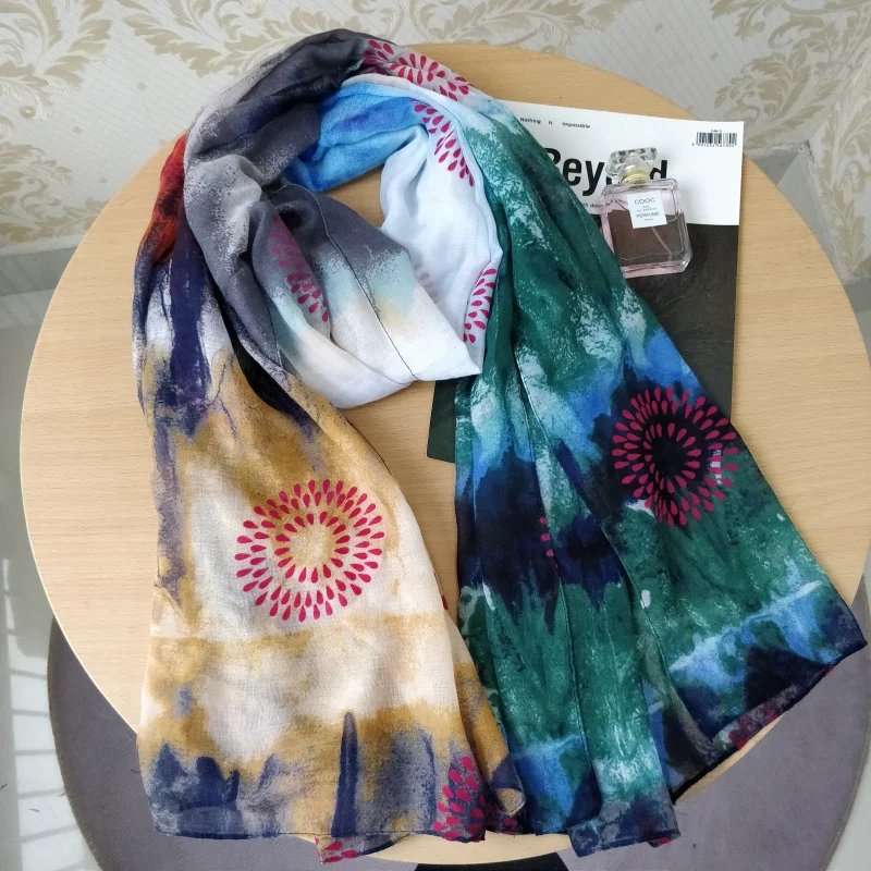 Foreign trade original single Spanish fashion trend new distinctive colorful  shawl dual-use scarf 2