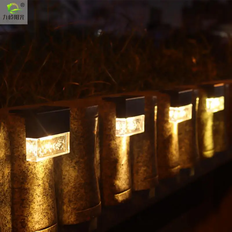 Рисунок 4 - Светильники на солнечной батарее