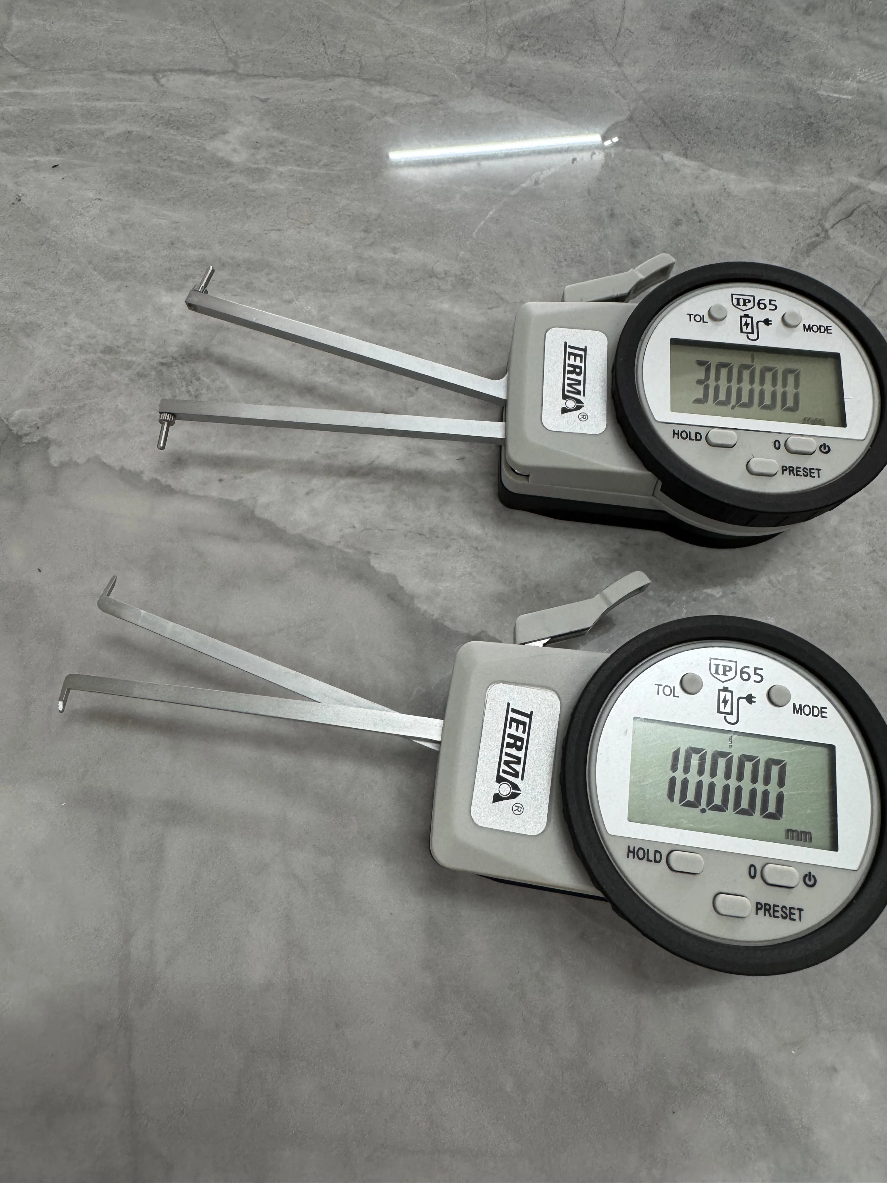 TERMA 브랜드 IP65 방수 디지털 마이크로미터(내부 측정용), 측정 범위는 5-15mm, 10-30mm, 30-50mm, 50-100mm입니다.