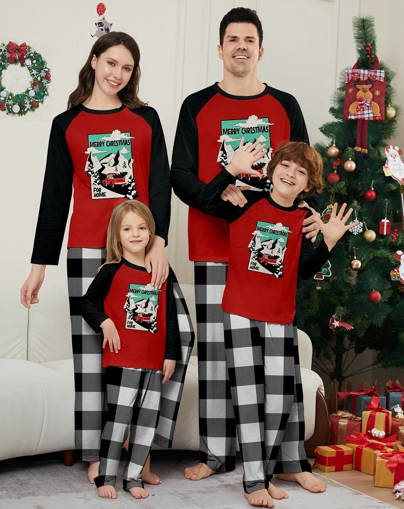thumbnail image 2 of Pijamas familiares a juego de Navidad 2025, pijamas con estampado de imagen de Feliz Navidad, conjunto a juego para adultos y niños, mono de bebé + ropa para perros, 2 of 5