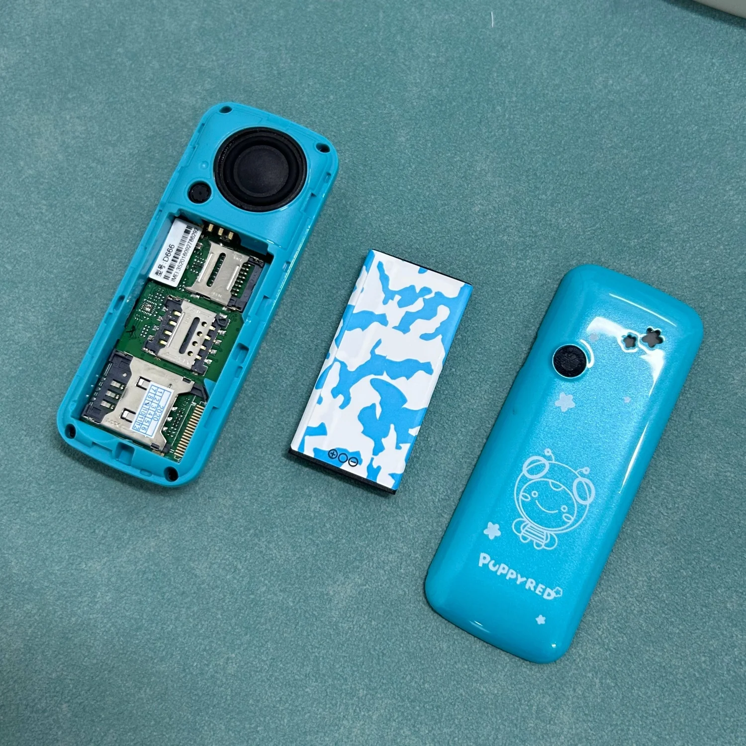 COCOBEIR D666 2G Cute Mini Cellphone Dual SIM Card Camera FM Radio Bluetooth Alarm 1500mAh GSM Mobile Phone Multi-language