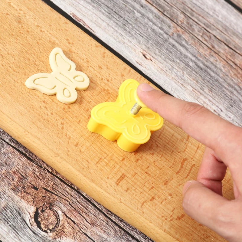 FAIS DU 4 Pcs/Set Easter Cookie Cutters 3D Press Rabbit Chick Biscuit Mold Press Stamp Embosser Fondant Pastry Baking Tools